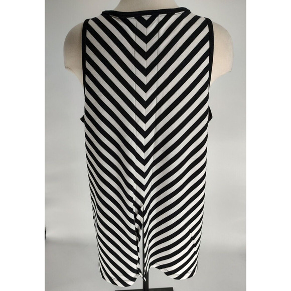 Time and Tru Woman's Black White Strip Tank Top Size XXL 9" Slit Back Hi Low Hem - Picture 2 of 9